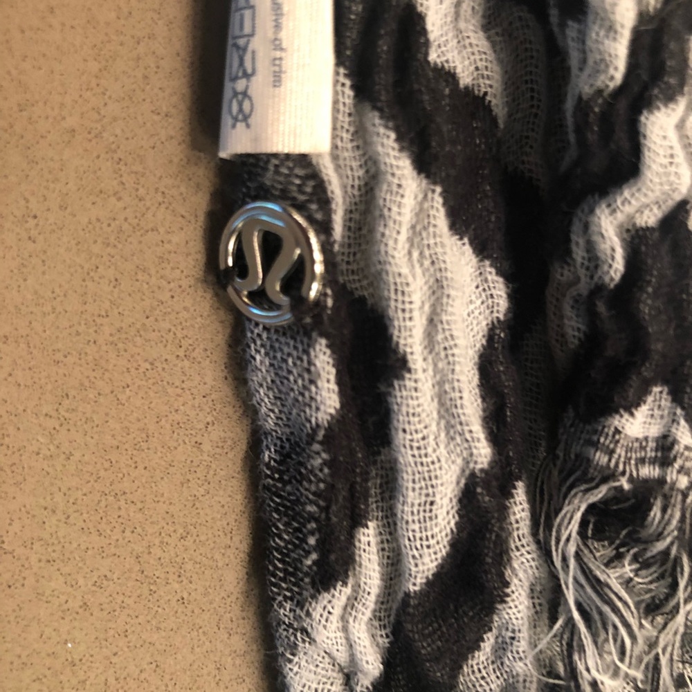 Lululemon large scarf/wrap